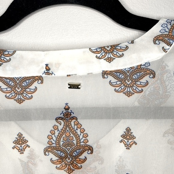 VIV L’EROÁ sheer 3/4 length sleeves top - Picture 5 of 7